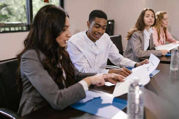 What are the Upcoming Trends in UK Business Marketing for 2024?